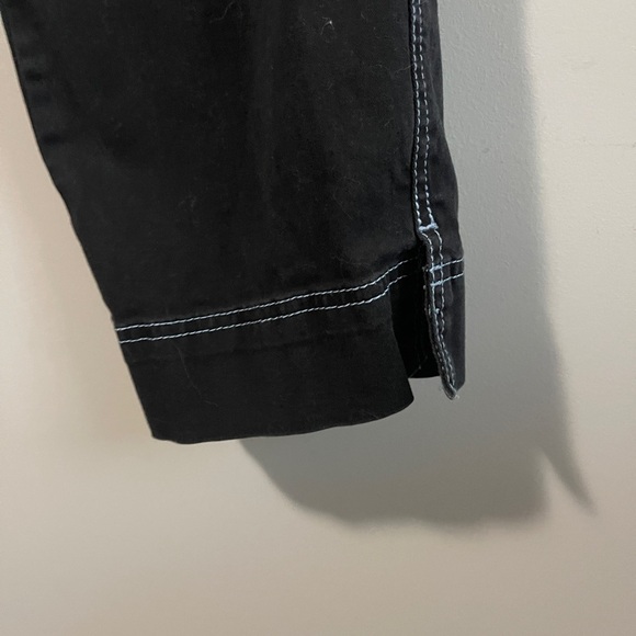 Vintage Y2K Network Apparel Black Capri Pant with Blue Seams size 29 - Picture 5 of 6